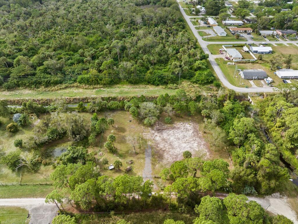 METES AND BOUNDS - Land