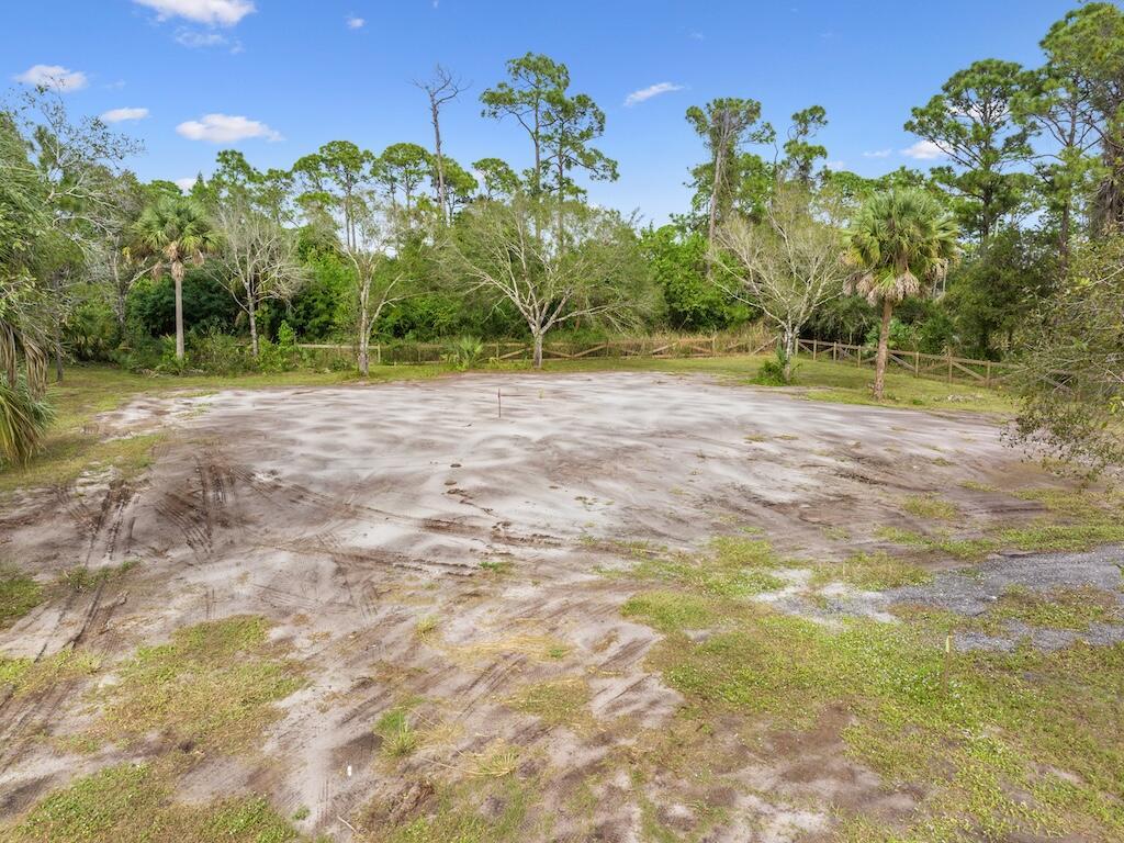 METES AND BOUNDS - Land