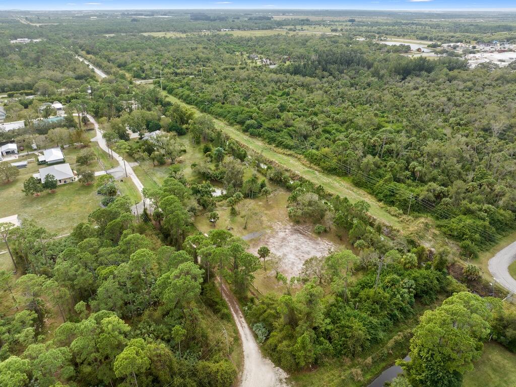 METES AND BOUNDS - Land