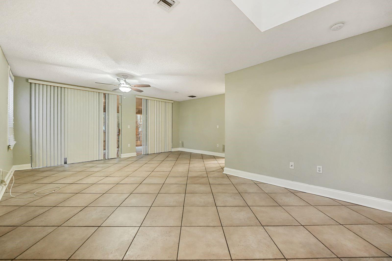 GLEN WALK - Residential