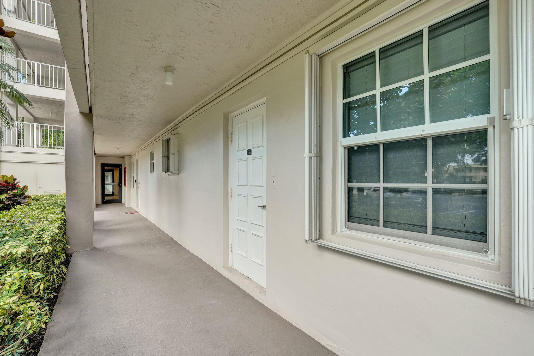 575 OAKS Lane 104