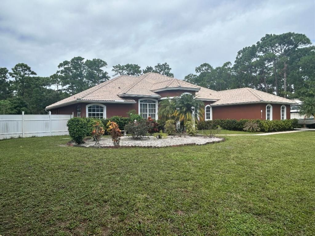Photo of 5305 Southwind Trail, Fort Pierce, FL 34951 (MLS # R11124442)
