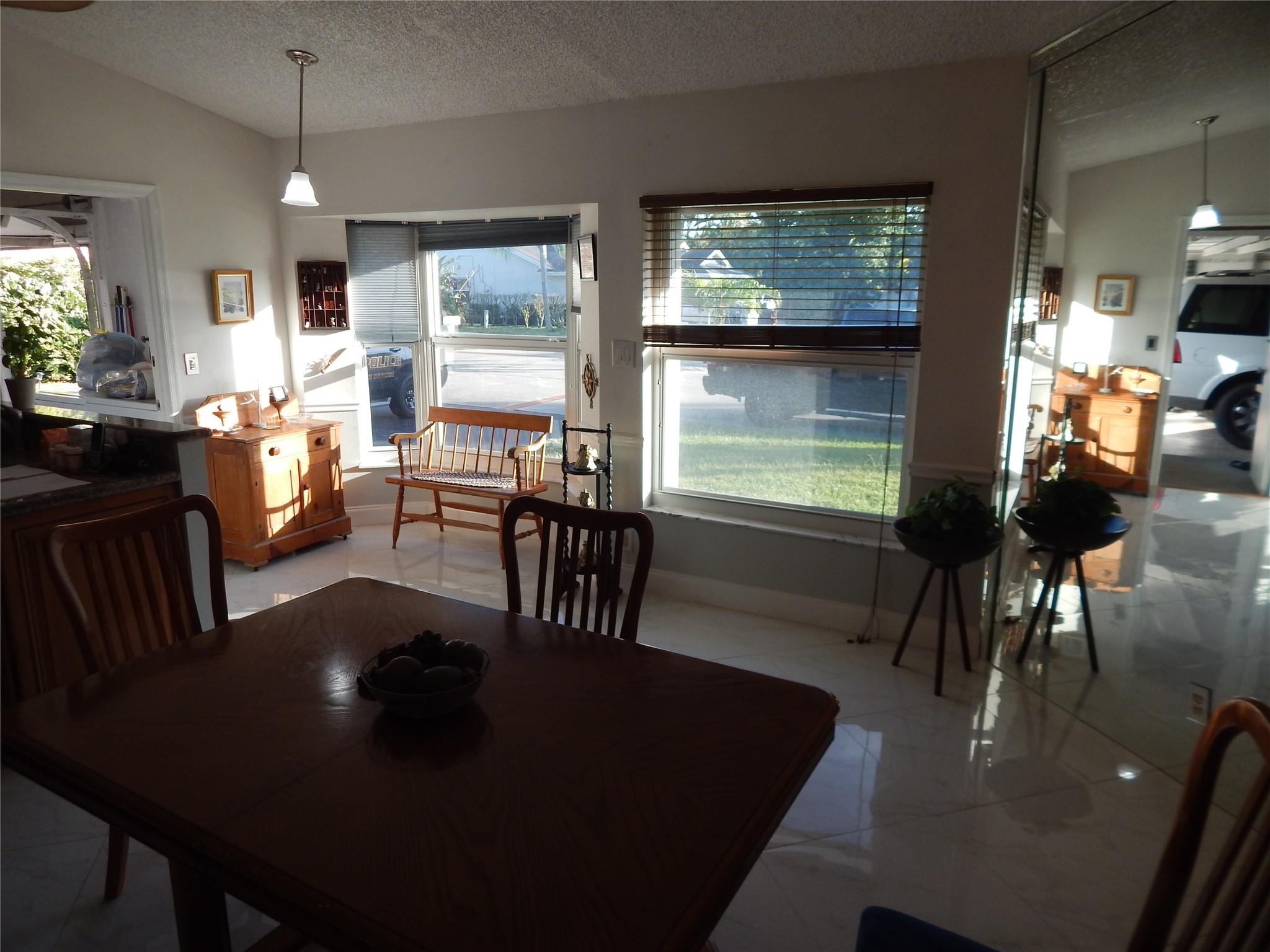 7921 NW 4th St, Plantation, FL, 33324/$619,000 4 7921 NW 4th St