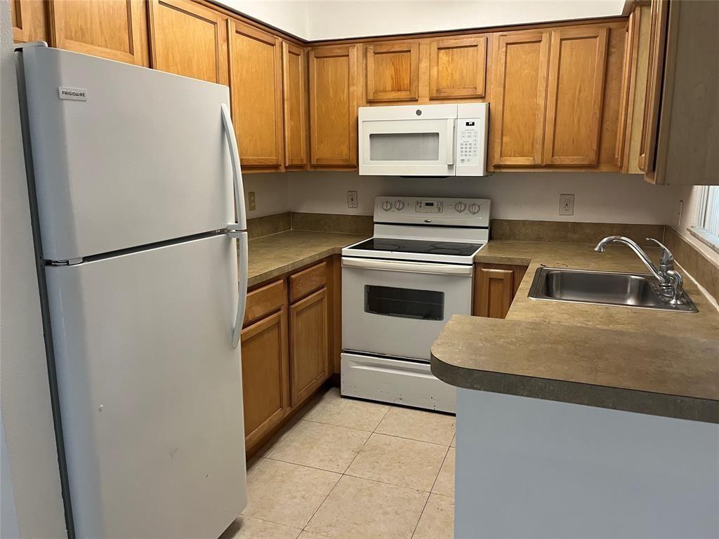 South Palm Place Condo - Residential Lease