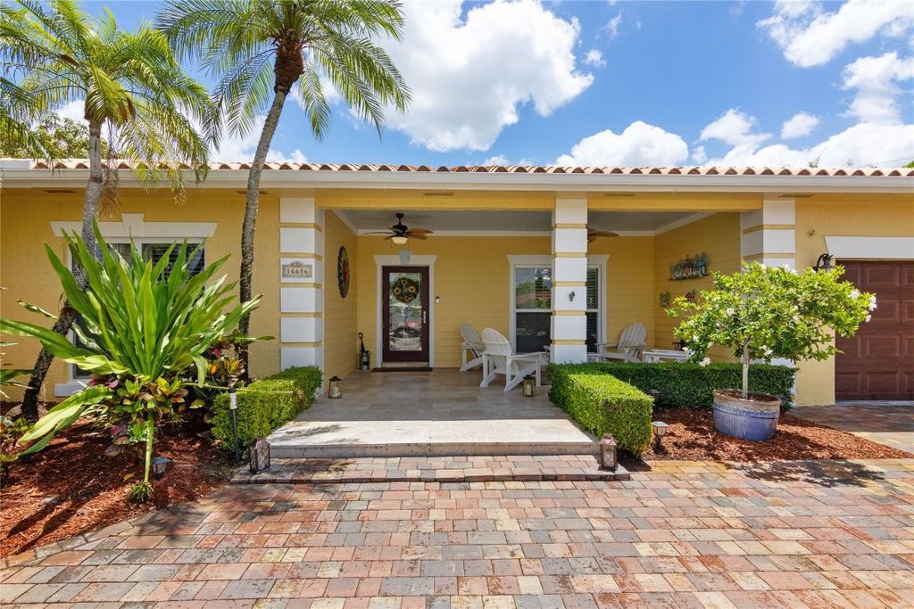 Photo of 16686 Golfview Drive, Weston, FL 33326 (MLS # F10546112)