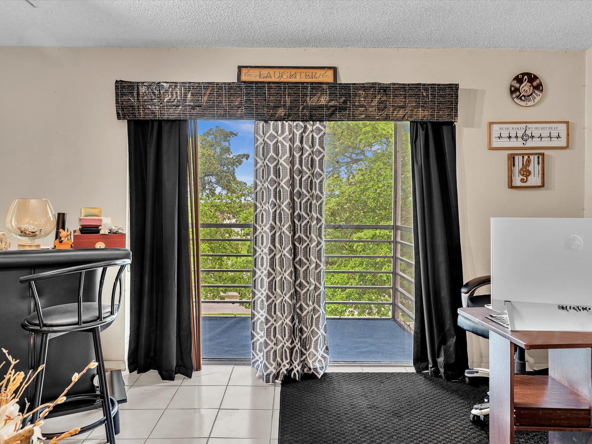 BROOKFIELD SQUARE CONDO - Residential