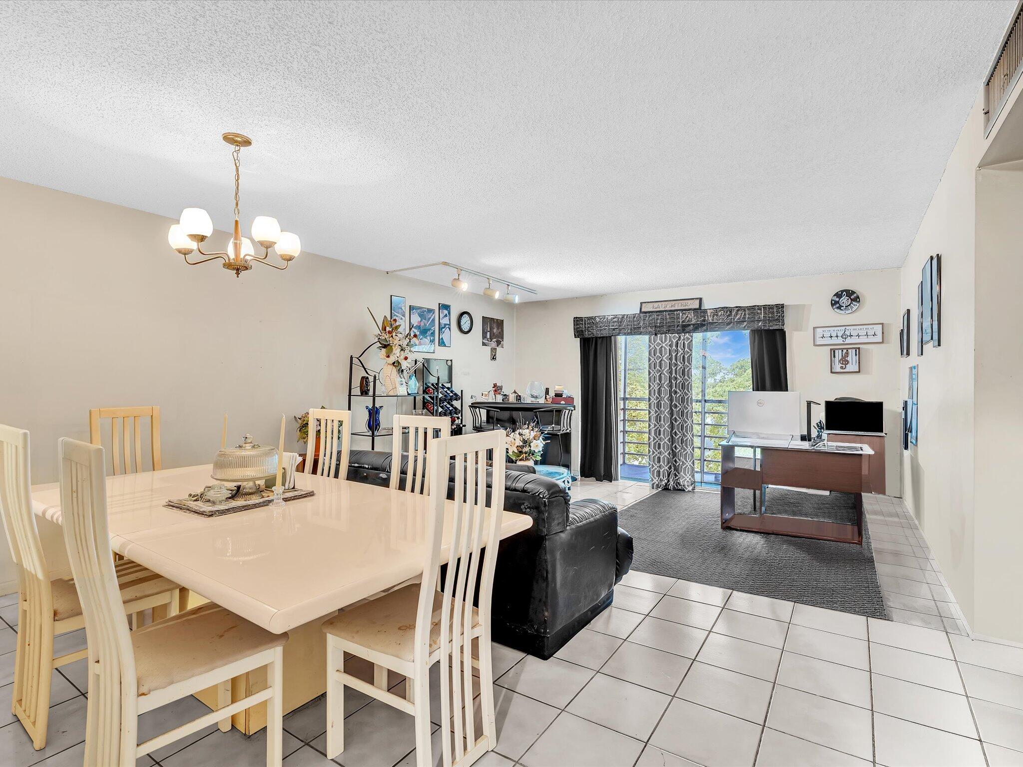 BROOKFIELD SQUARE CONDO - Residential