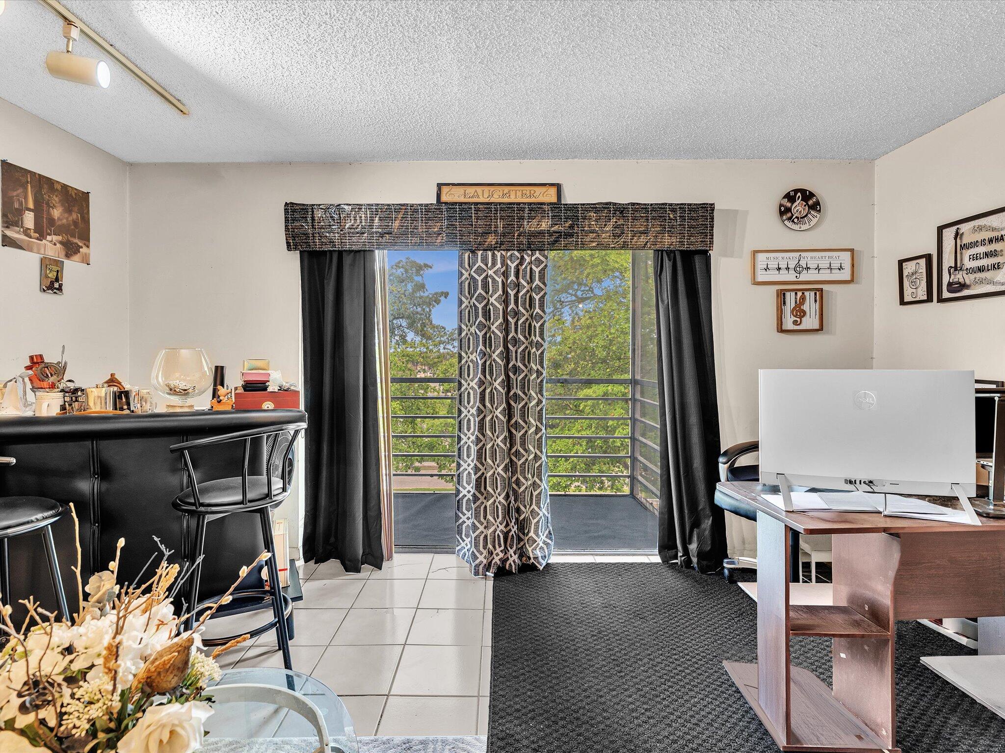 BROOKFIELD SQUARE CONDO - Residential