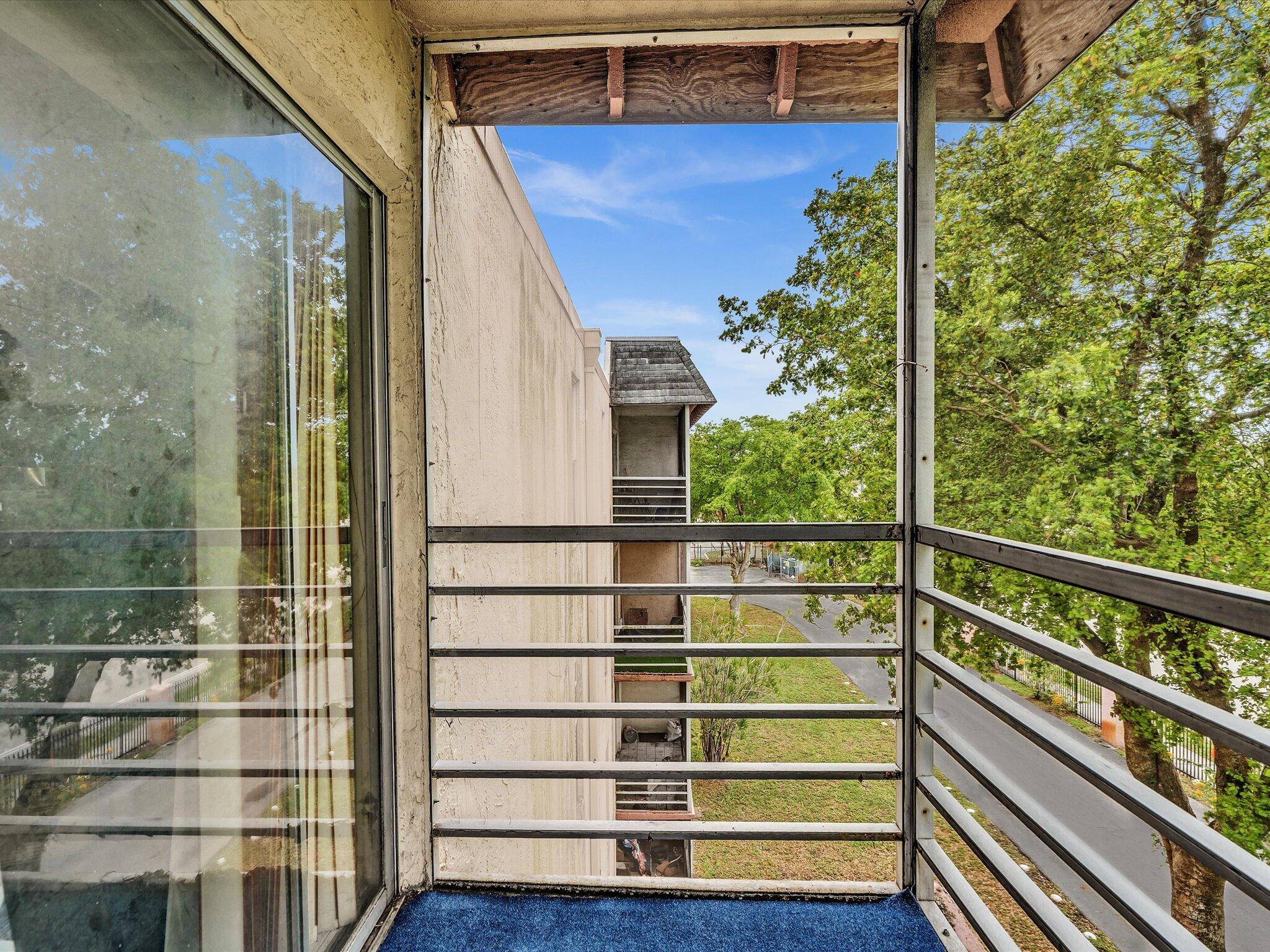 BROOKFIELD SQUARE CONDO - Residential