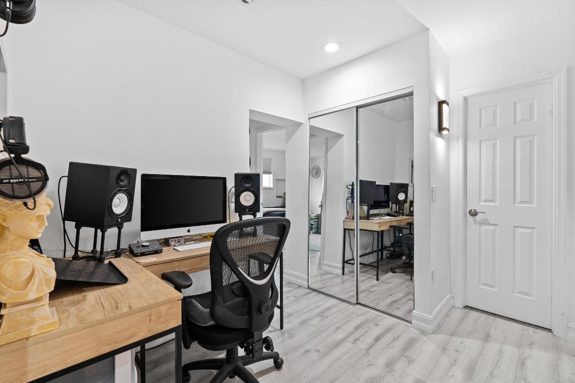 LAKE SHORE VILLAS - Residential