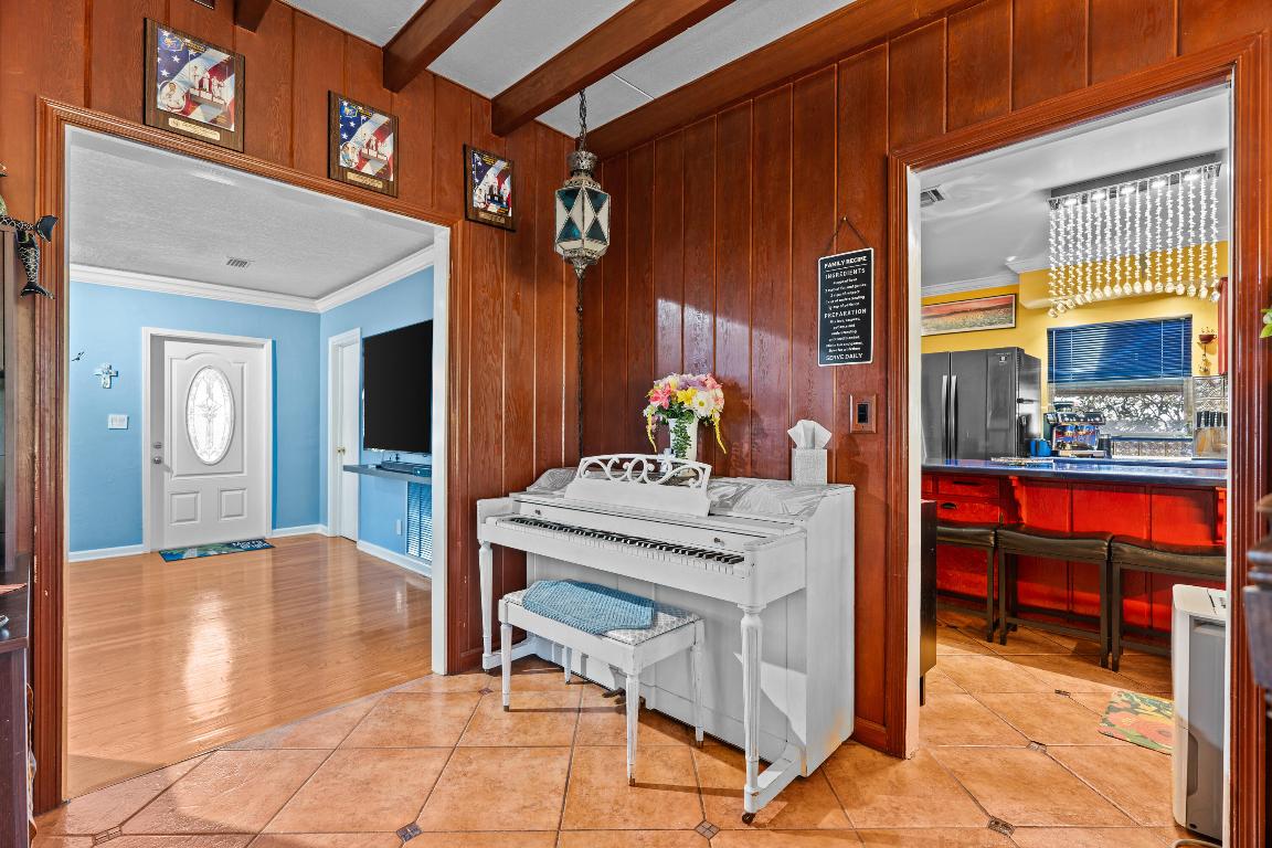 LAKE SHORE VILLAS - Residential