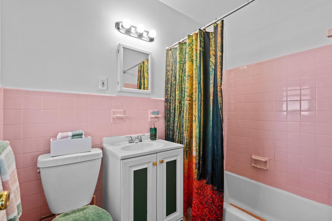 LAKE SHORE VILLAS - Residential