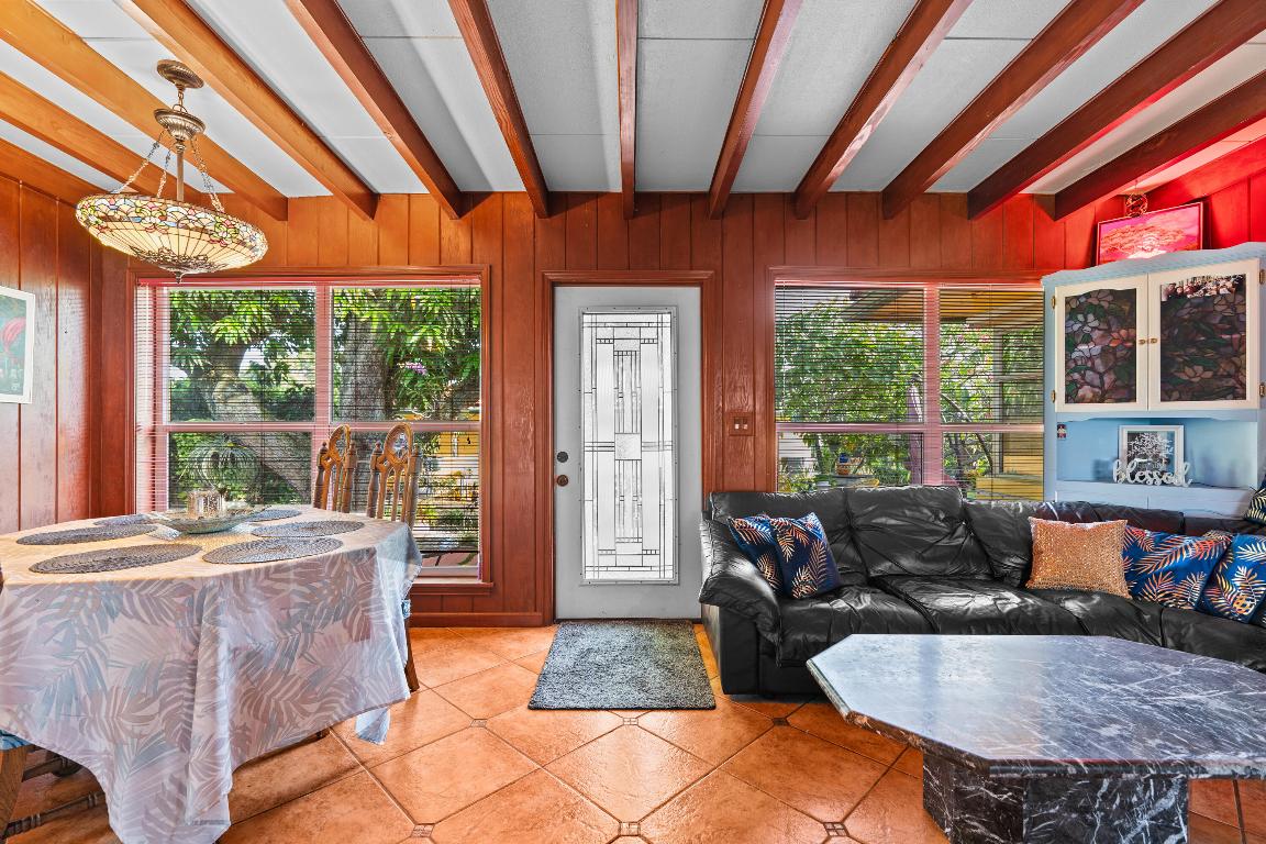 LAKE SHORE VILLAS - Residential