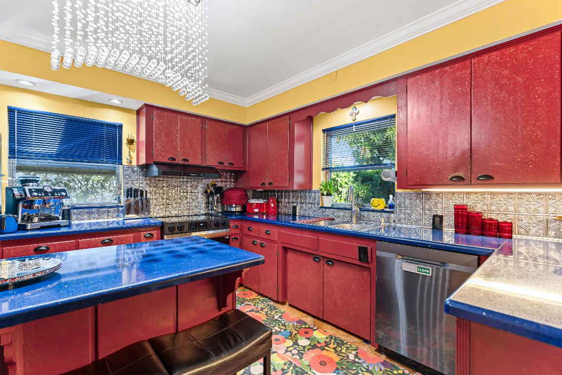 LAKE SHORE VILLAS - Residential