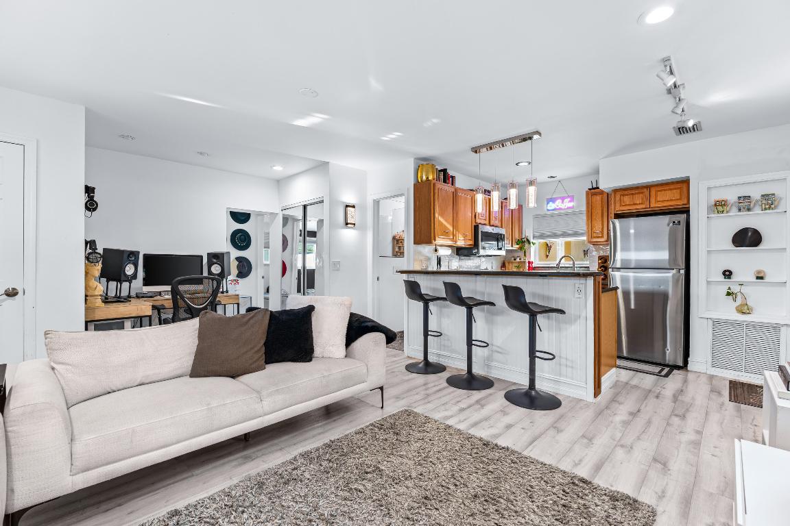 LAKE SHORE VILLAS - Residential