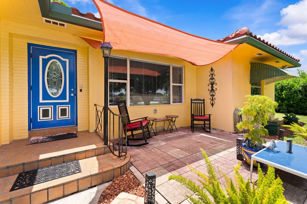 Photo of 1802 Lake Osborne Drive, Lake Worth Beach, FL 33461 (MLS # R11147232)