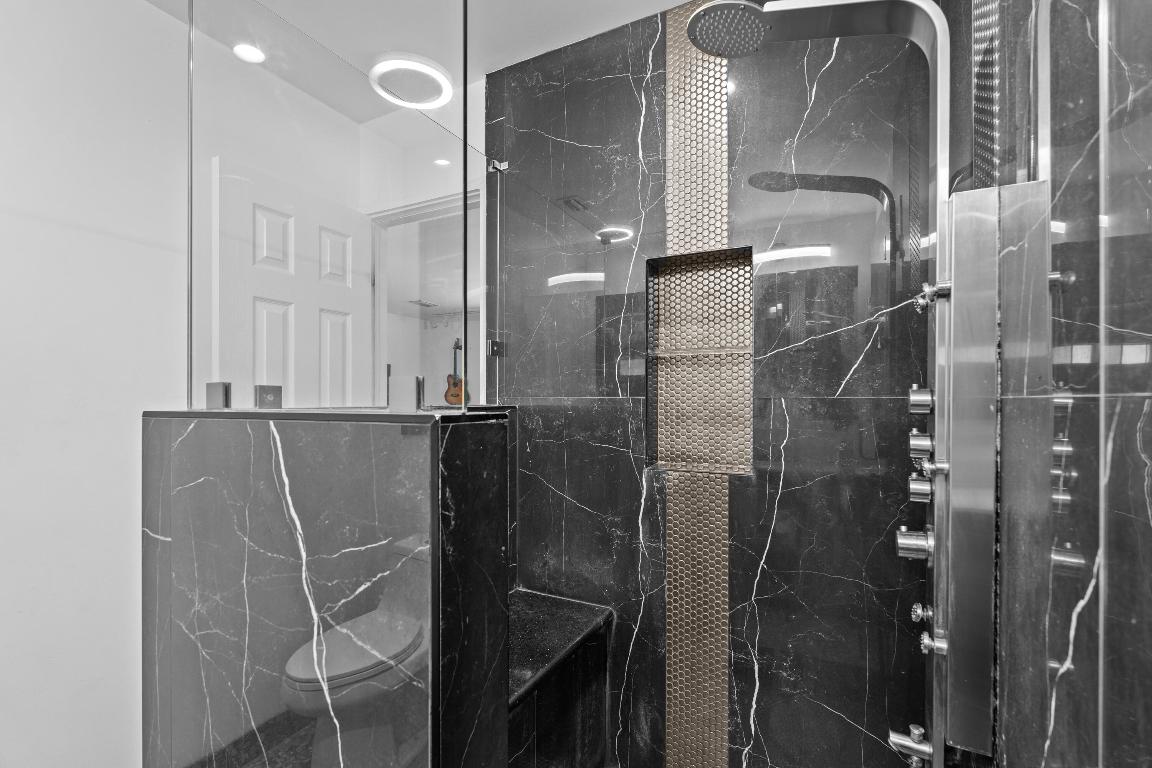 LAKE SHORE VILLAS - Residential