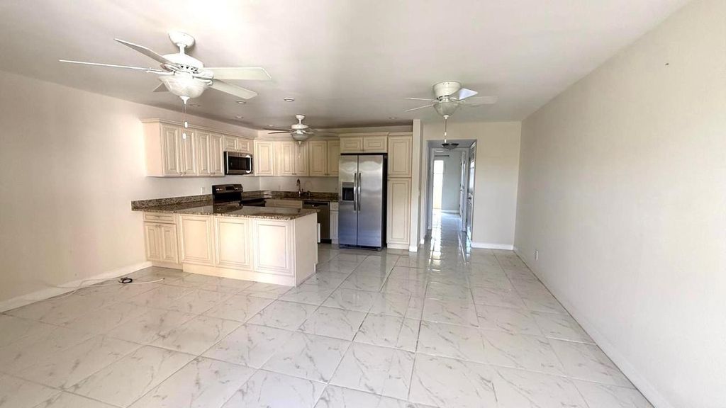 Photo of 42 Sussex B, West Palm Beach, FL 33417 (MLS # R11161001)