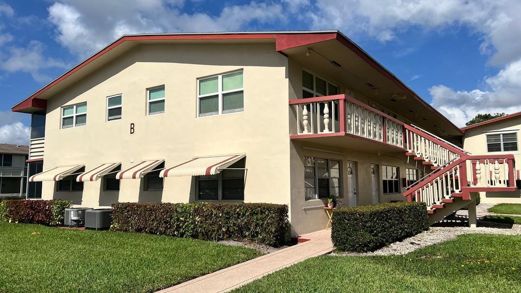 Photo of 42 Sussex B, West Palm Beach, FL 33417 (MLS # R11161001)