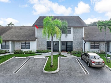 1240 PARKSIDE GREEN Drive C Greenacres FL 33415