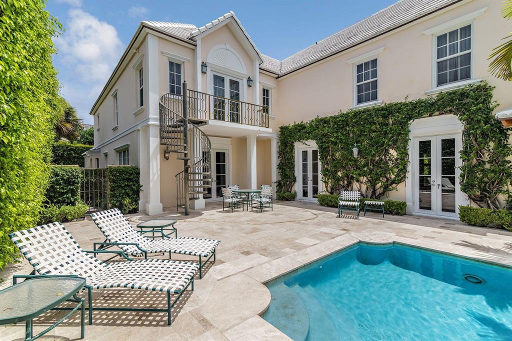 El Bravo Park - Residential