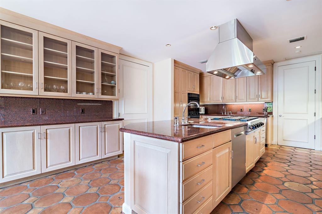 El Bravo Park - Residential