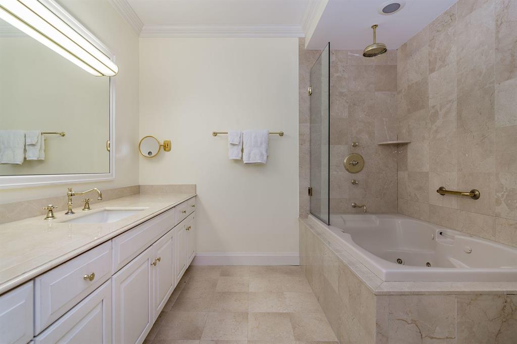 El Bravo Park - Residential