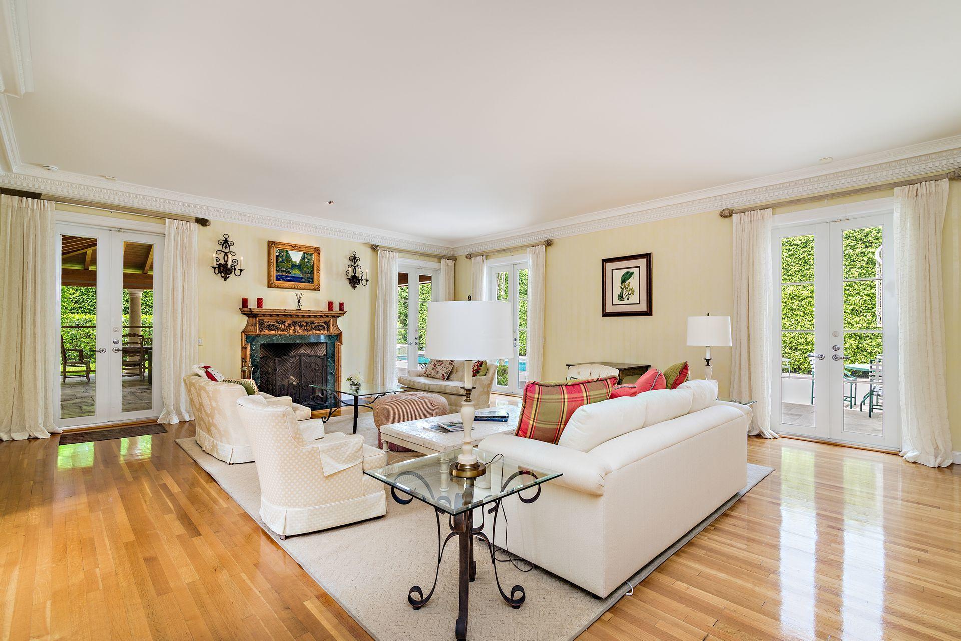 El Bravo Park - Residential