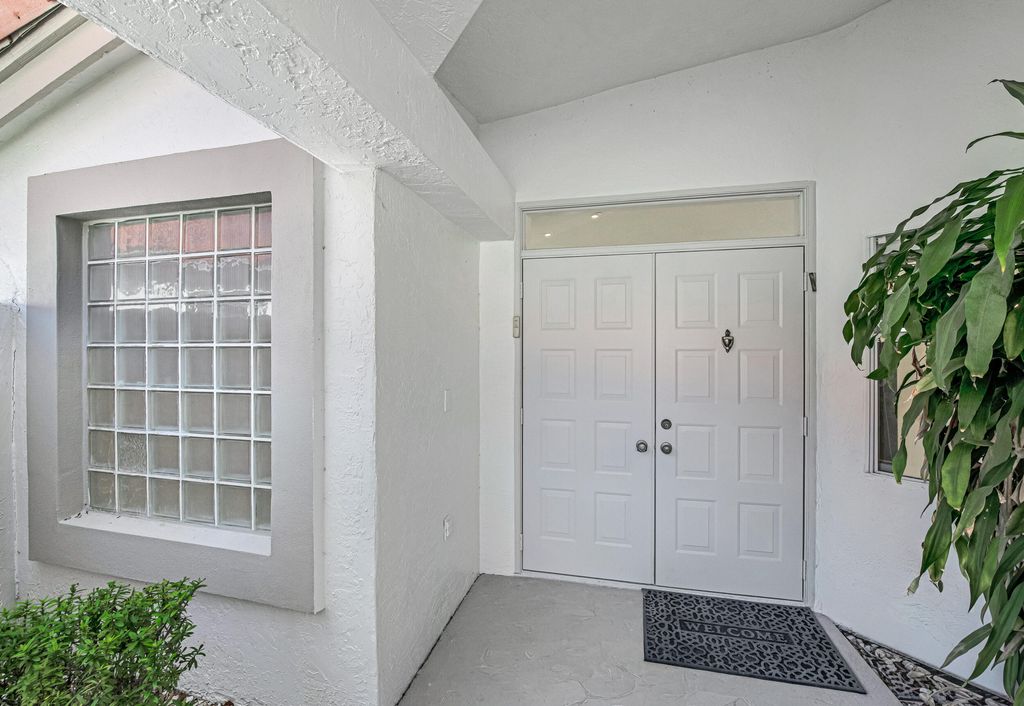 Photo of 9758 Harbour Lake Circle, Boynton Beach, FL 33437 (MLS # B26017252)