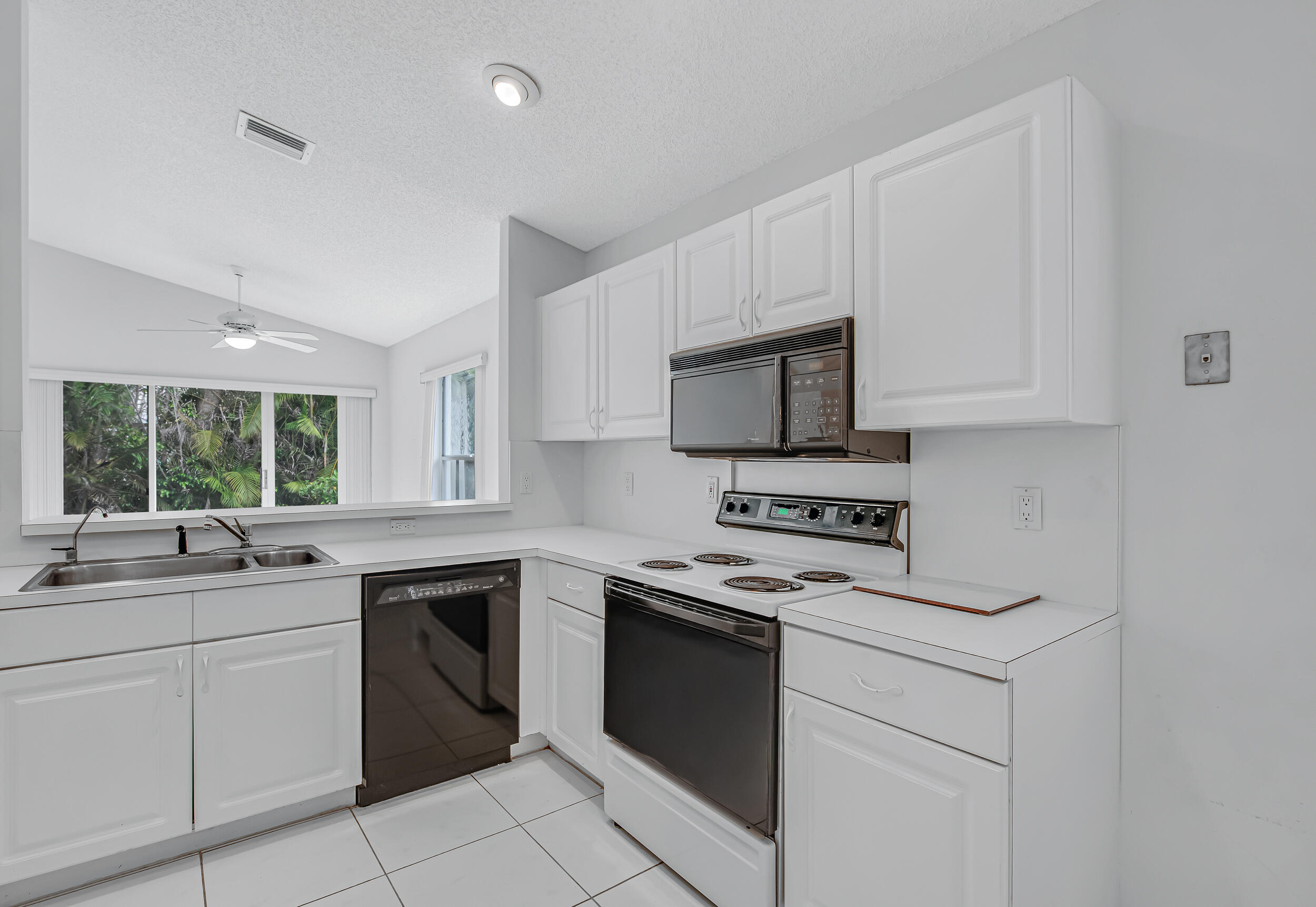 PALM ISLES - Residential