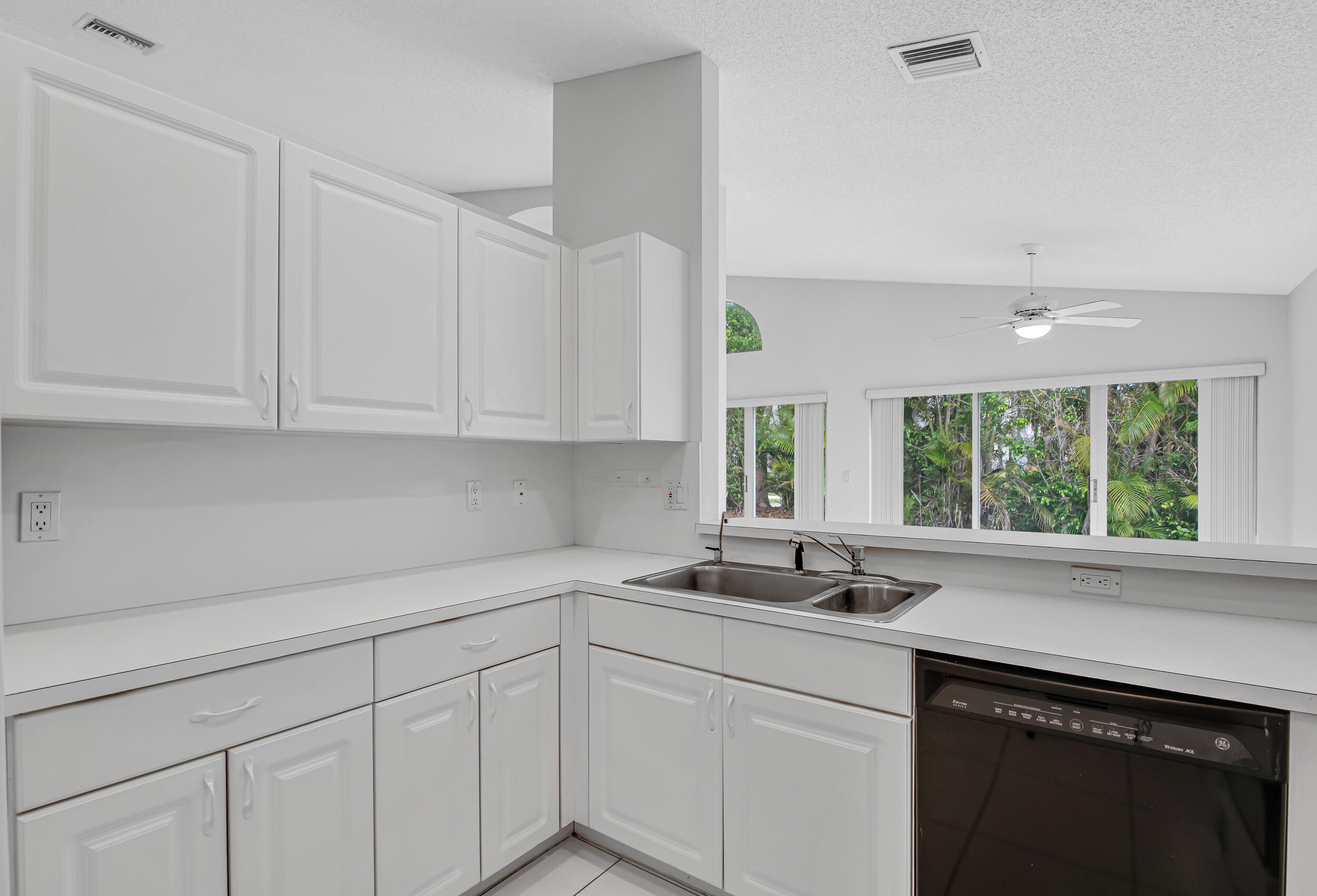 PALM ISLES - Residential