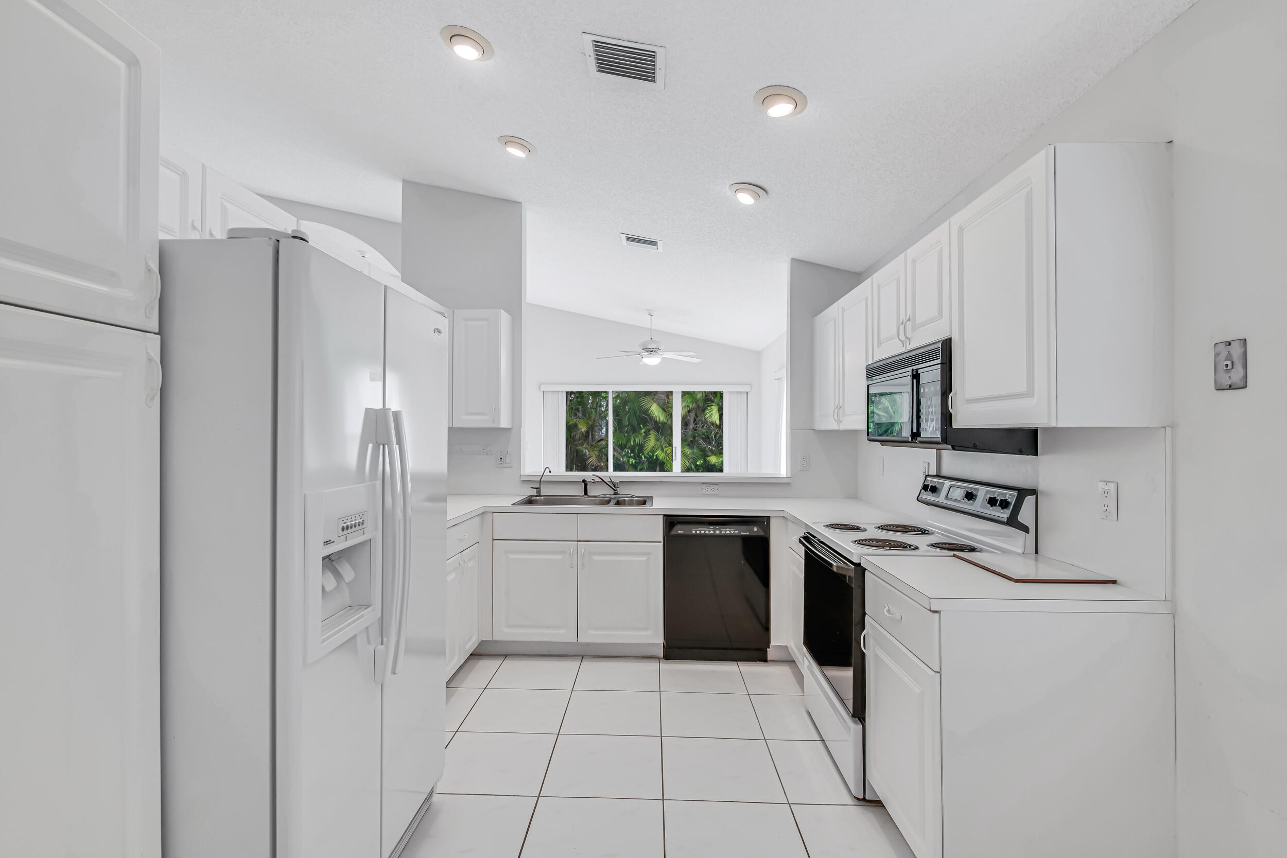 PALM ISLES - Residential