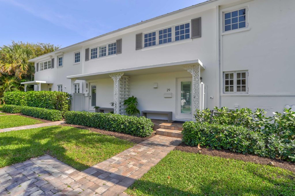 Photo of 29 East Road, Delray Beach, FL 33483 (MLS # R11062154)
