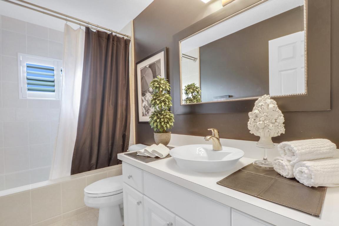 YACHT & COUNTRY CLUB OF STUART - Residential