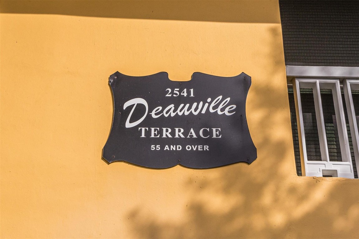 DEAUVILLE TERRACE COOP - Residential