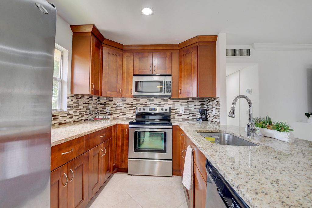 Photo of 468 Saxony Way, Delray Beach, FL 33446 (MLS # B26018016)