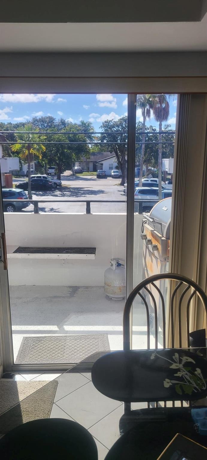 320 SW 1st Street D 6