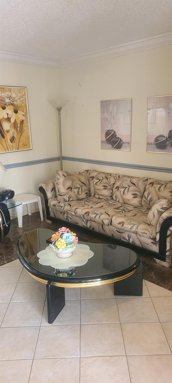 320 SW 1st Street D 6