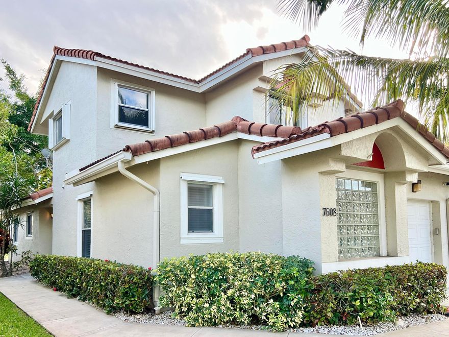 PRICE REDUCTION!!!! Do not miss a rare opportunity to purchase this well taken care of home in  a beautiful community. This spacious 3 bedroom 2.5 bath 1 car garage townhouse with high ceilings, welcomes you with an open  floor plan. Whether you are unwinding or entertaining, the kitchen is the ideal spot to be with the granite countertops, ample cabinetry and stainless steel appliances. Hosting memorable dinner parties is a breeze with a dedicated dining area flowing seamlessly off the kitchen. The living room lends itself to more get togethers  with vaulted ceilings allowing for ample natural light. On the ground floor is the  master bedroom with its spacious bathroom with oversized shower and gorgeous tiled floor. Two additional bedrooms and another full bath are upstairs. Whether you are looking for a primary residence, an investment opportunity or a move in ready option, this property is a must see. Don't miss the chance to own a property that offers both quality and potential.