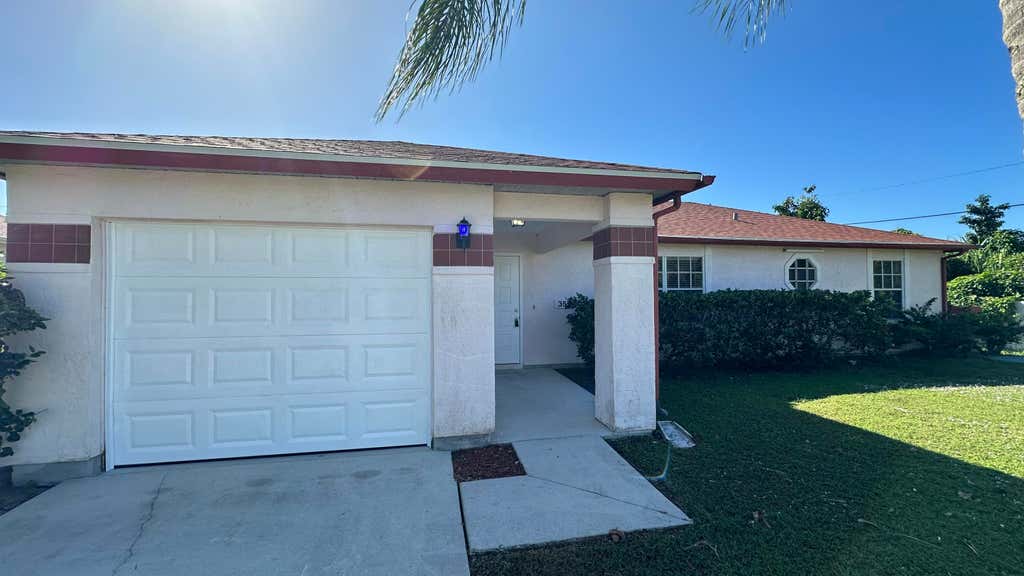 Photo of 359 SW Dalton Circle, Port Saint Lucie, FL 34953 (MLS # R10926054)
