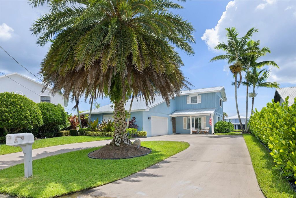 Photo of 24 SW Riverway Blvd, Palm City, FL 34990 (MLS # F10403944)