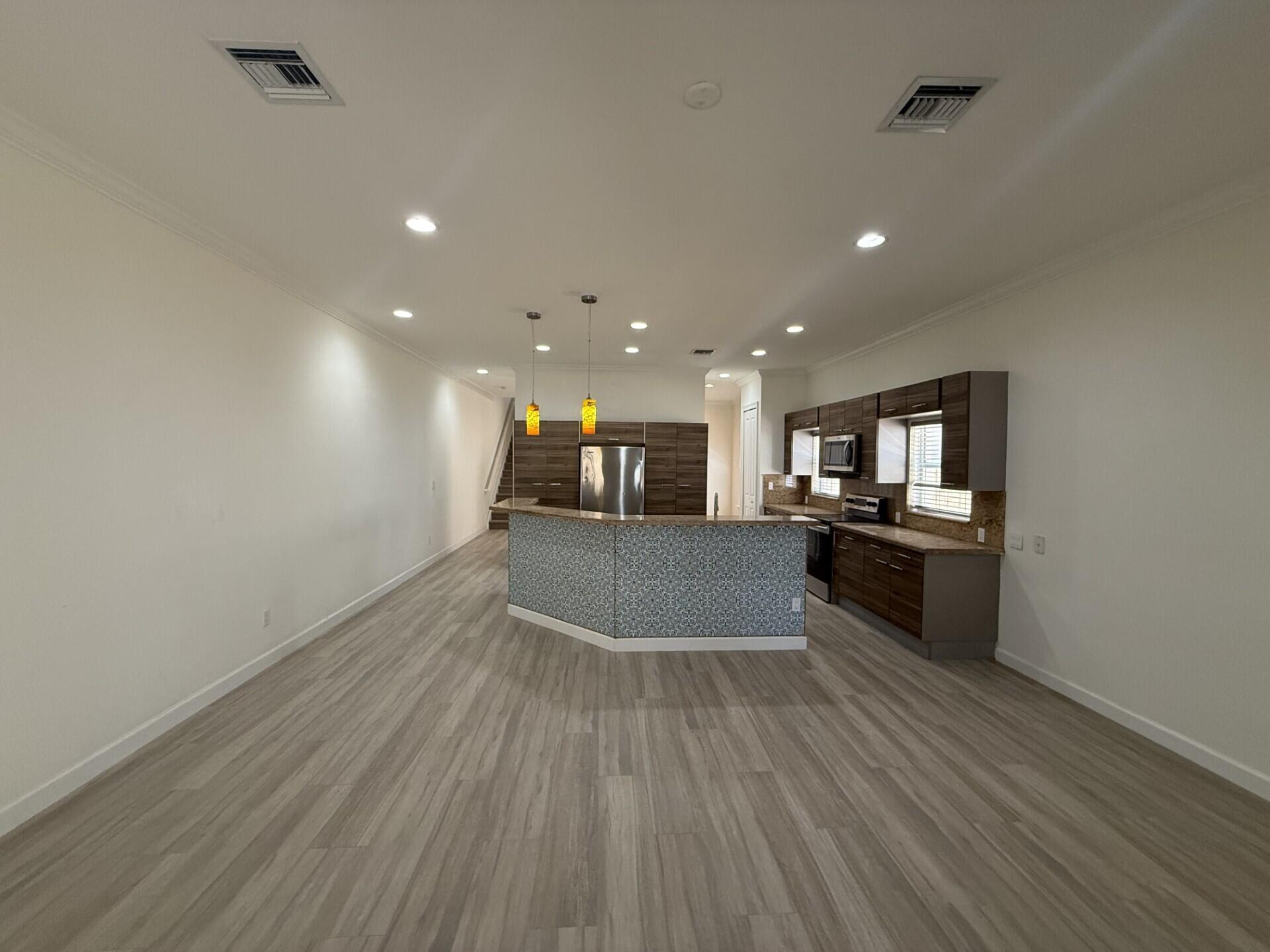 213 SW 11TH Street 213