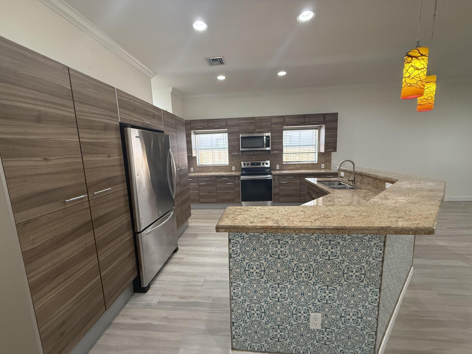 213 SW 11TH Street 213