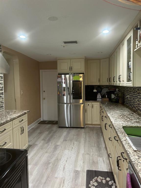 Vanguard Village In The - Residential