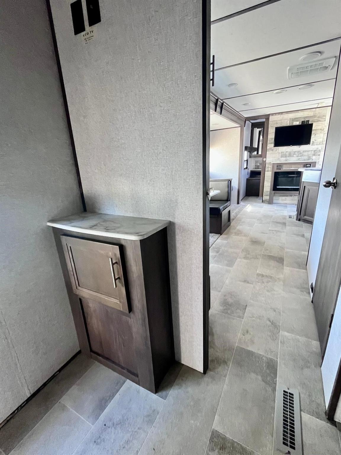 14500 Carver Dr 14500