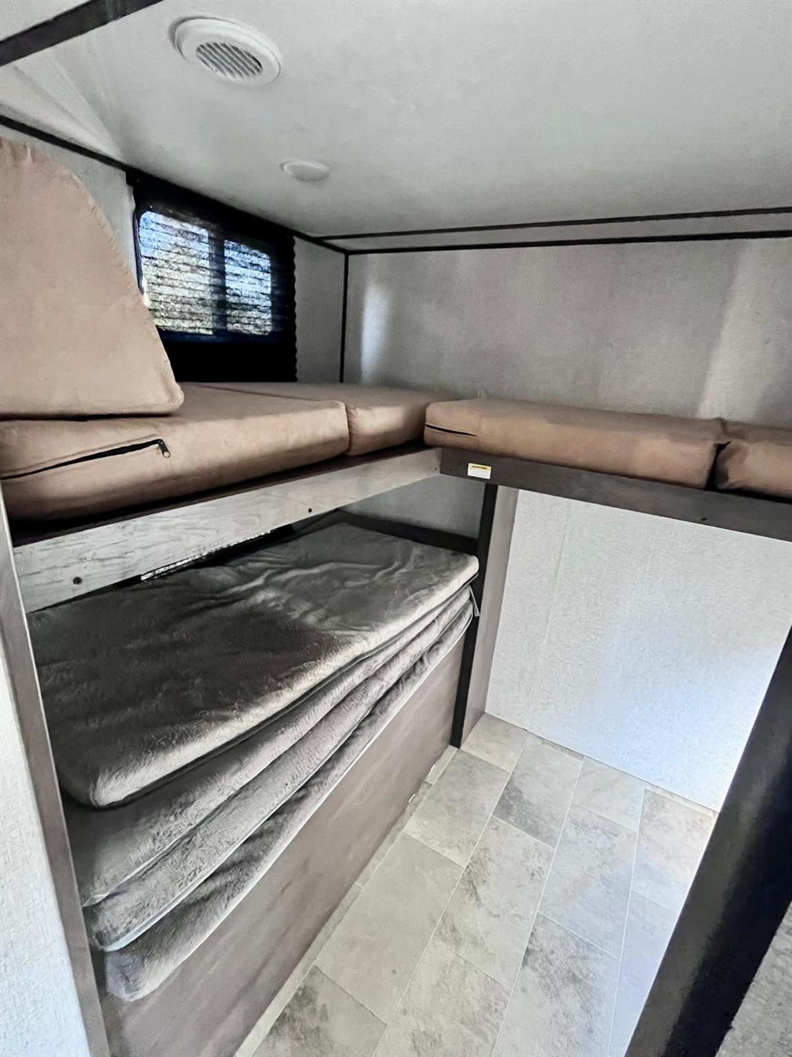 14500 Carver Dr 14500