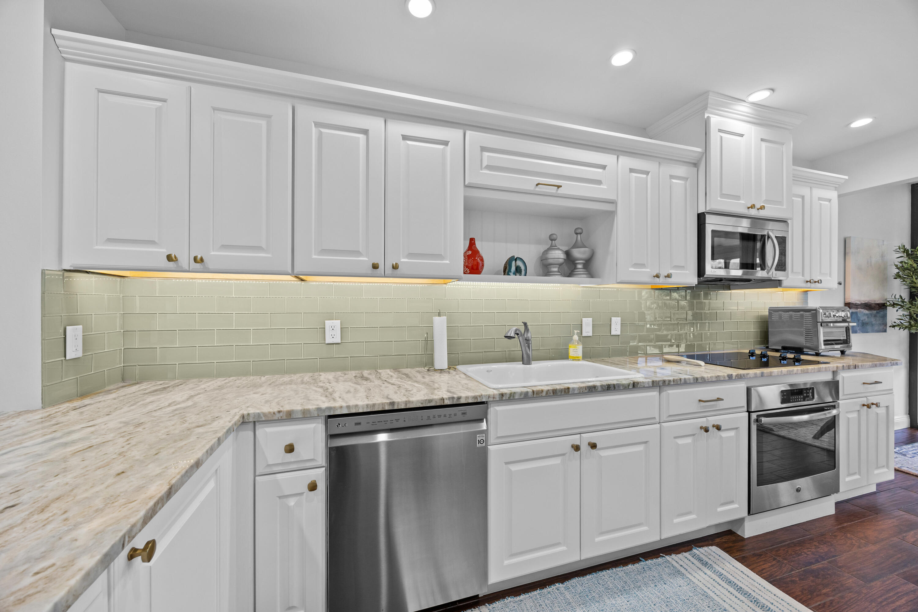 MEADOW BROOK CONDO - Residential