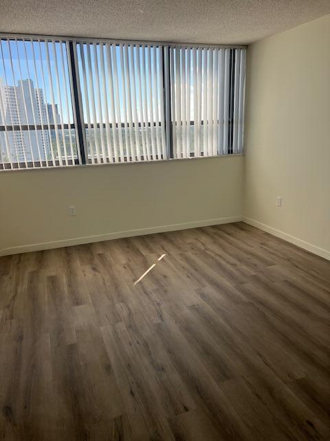 PALM BEACH HOUSE CONDO - Residential