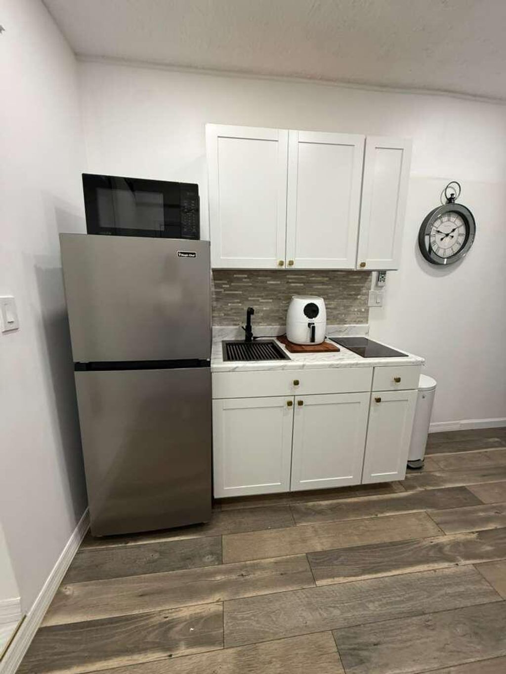 Photo of 3111 N 66th AVE #Efficiency /side Doo, Hollywood, FL 33024 (MLS # B26030940)