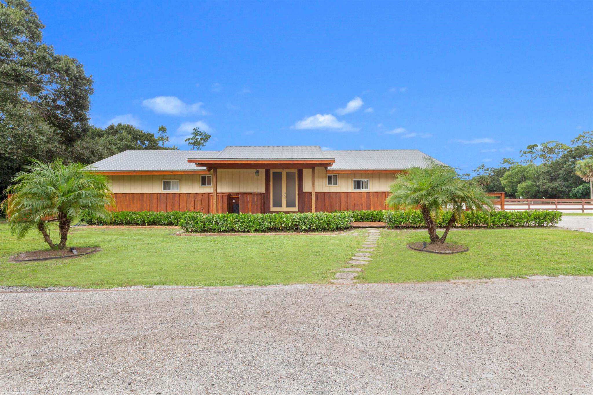 LOXAHATCHEE GROVES - Residential